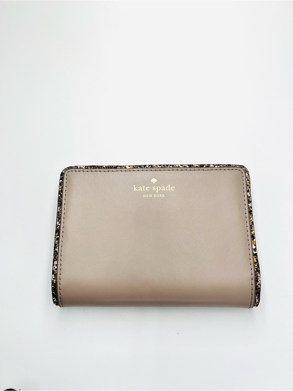 Kate Spade New York Seton Drive Tellie Bifold Wallet with Glitter Trim EUC